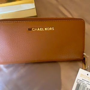Michael Kors Bedford leather wallet!
